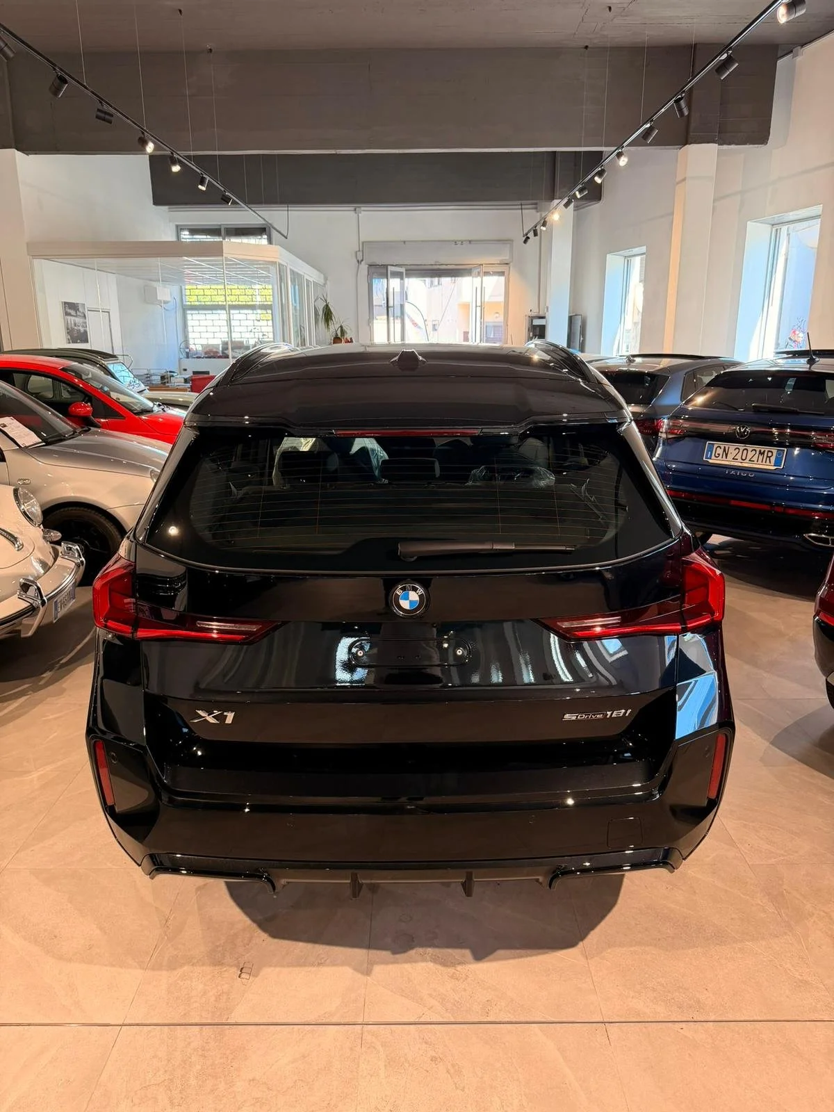 Auto BMW modello X1 nero 