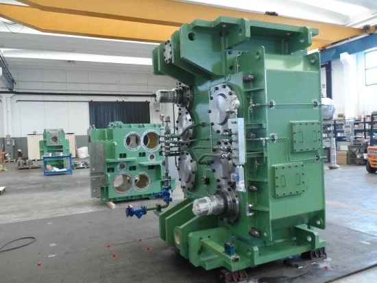 Riduttore per doppia gabbia di laminatoio