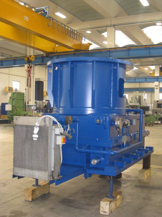Overhauled speed increaser, heat exchanger side