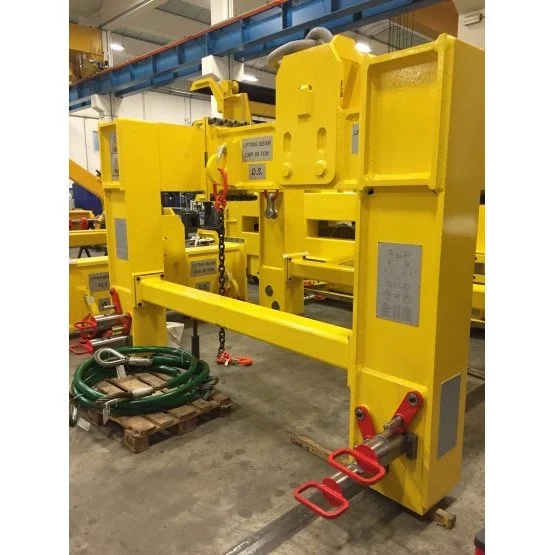 Backup roll lifting tong