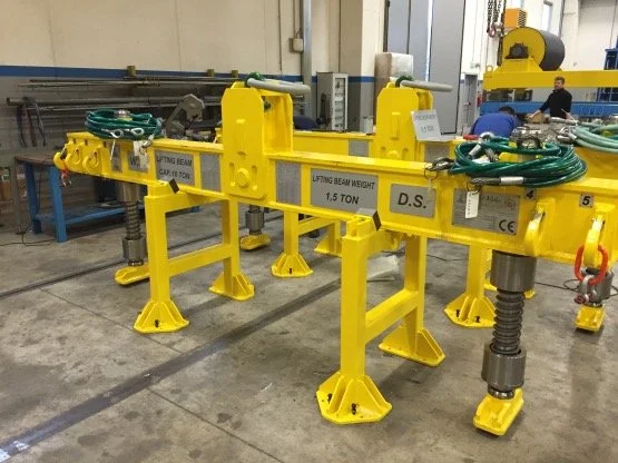 Work roll lifting pliers