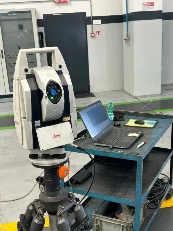 Laser Leica AT401