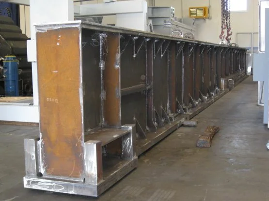 Unmachined beam 1,800 x 23,000 mm