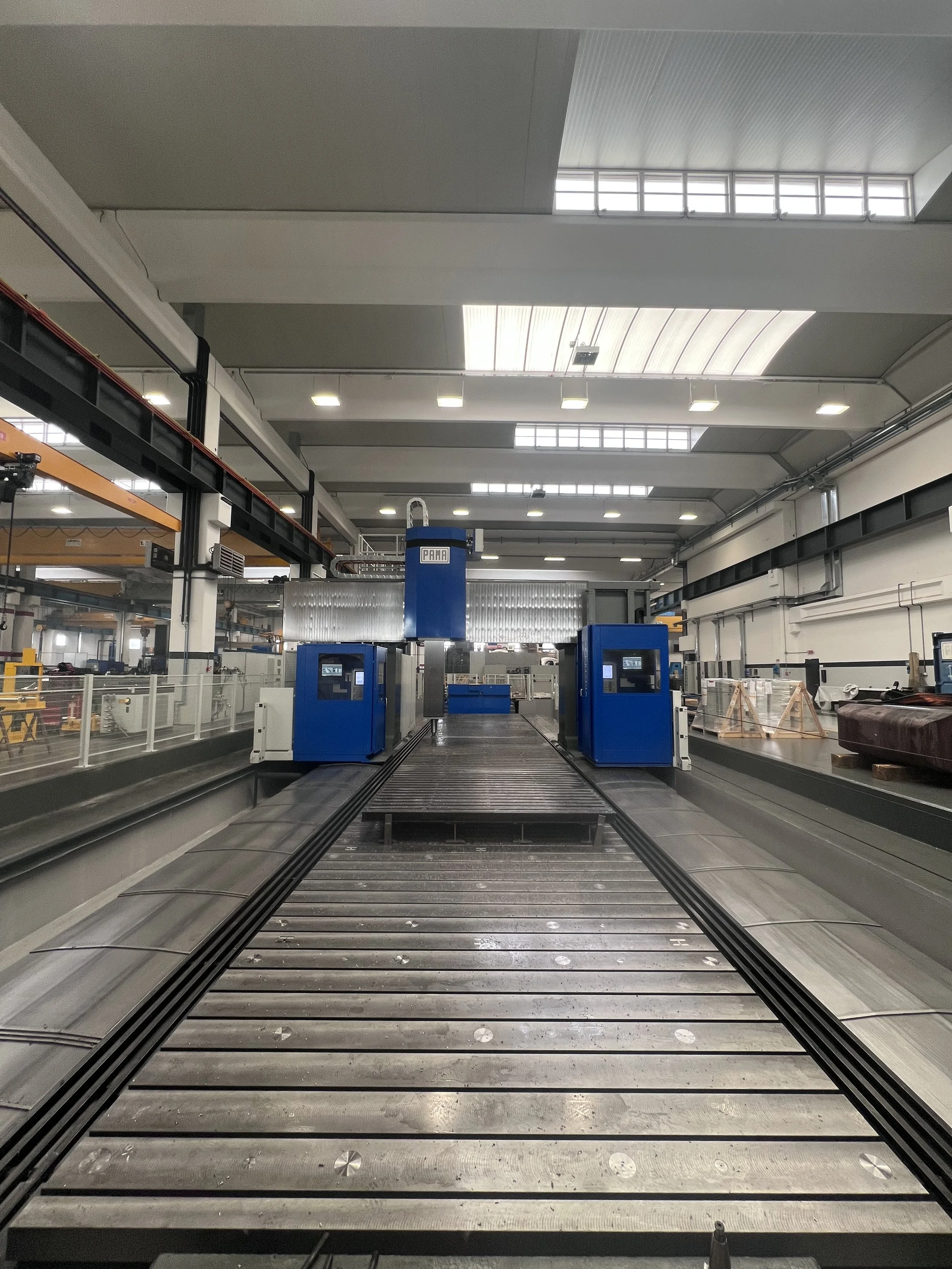 Vertical machining center Vertiram 2000 (PAMA)