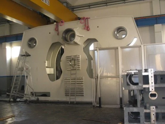 Profile bending machine frame