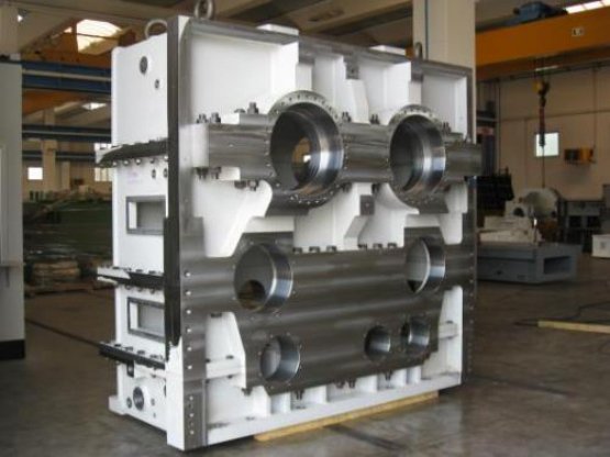 Vertical parallel-shaft gearbox