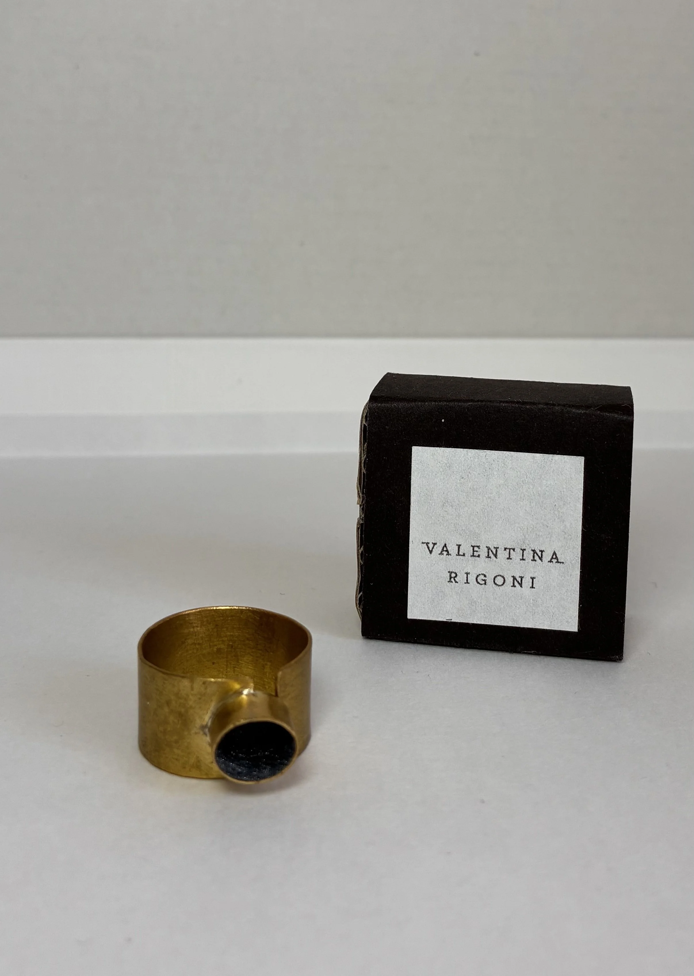 Bague laiton poudre de charbon créateur