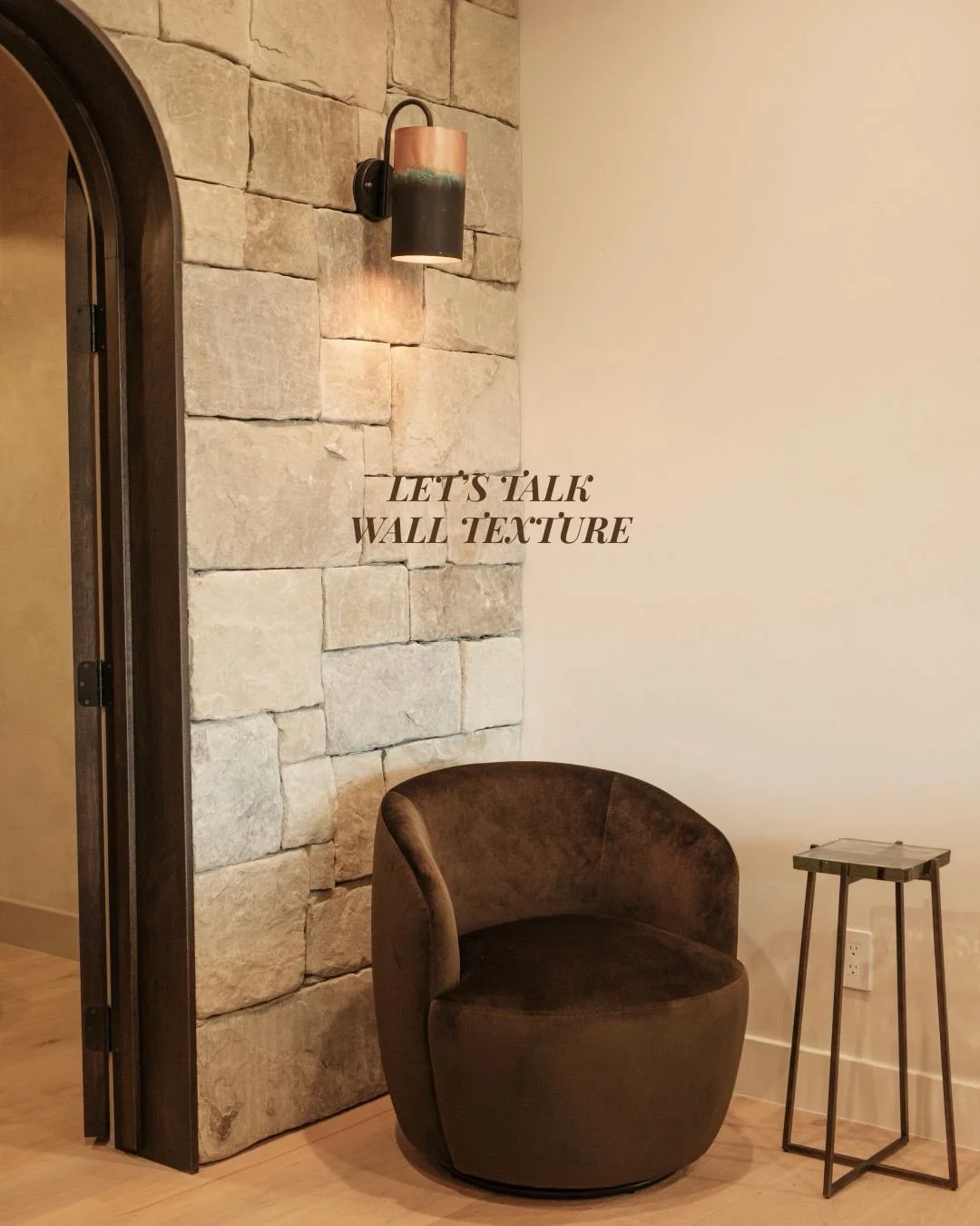Walls deserve a little more attention 🤍

#homestyle #homeinteriors #interiordesign #homestager #homedecor