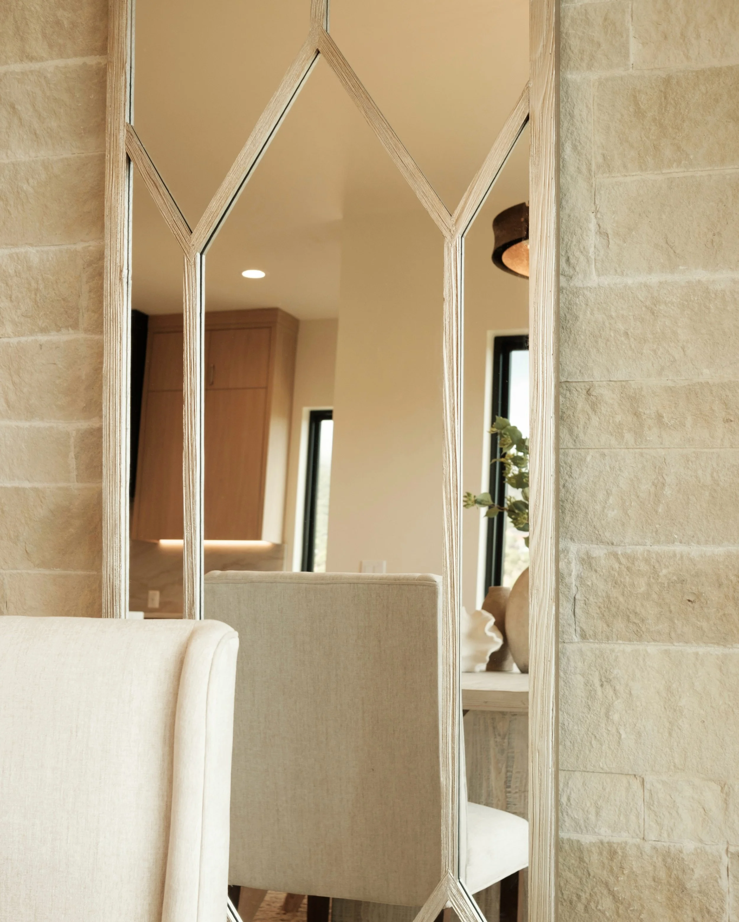 Come on in 🤎

#utahinteriordesigner #utahinteriordesign #homestager #homestyle #homedecor