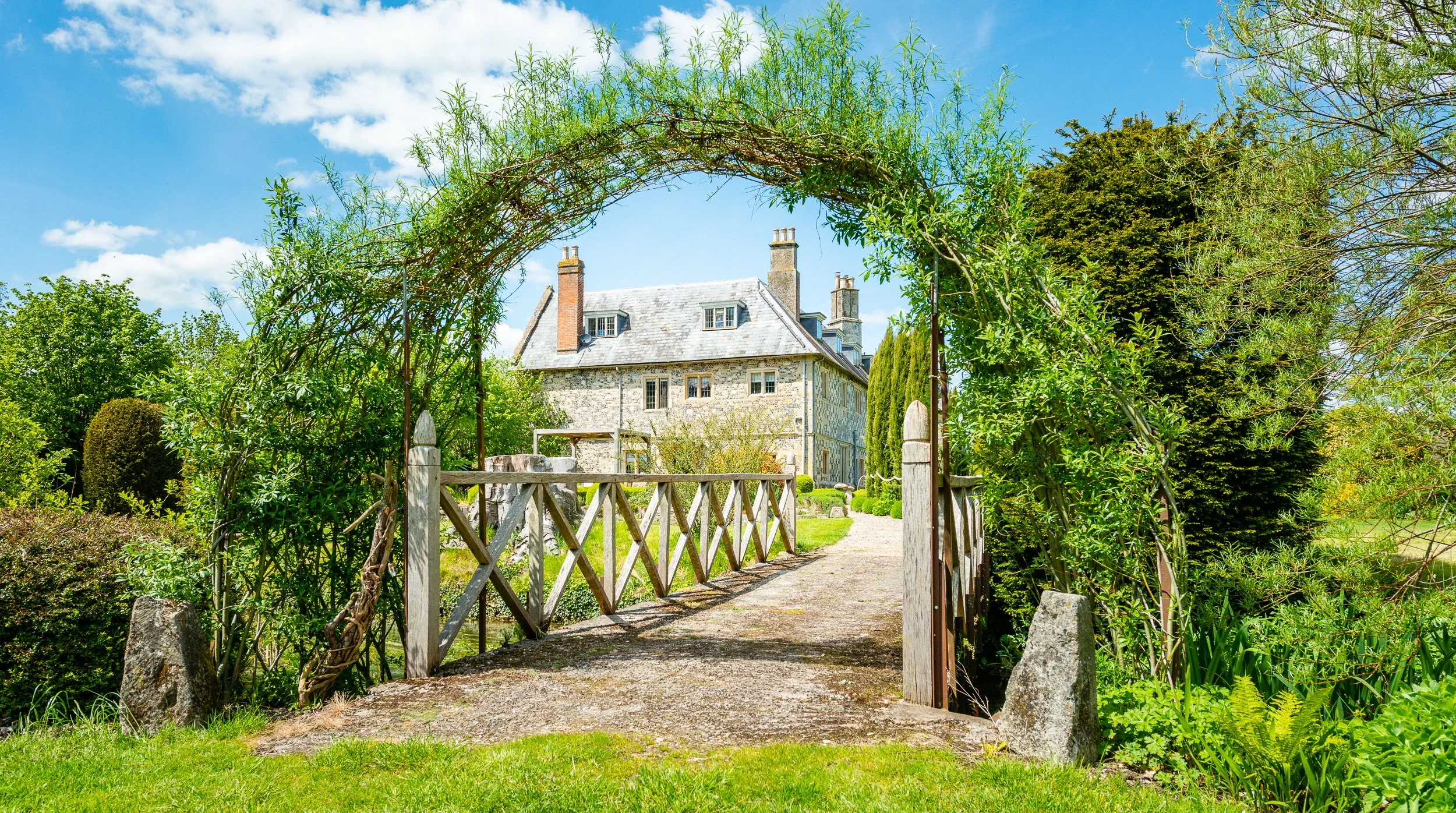 manor-estate-wiltshire-garden-estate-view.jpg