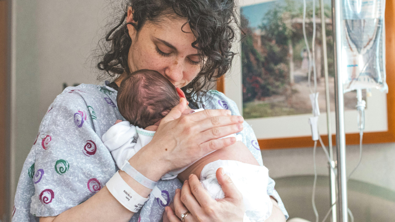 ¿Cuándo y cómo es buena idea visitar a una mamá después de dar a luz?