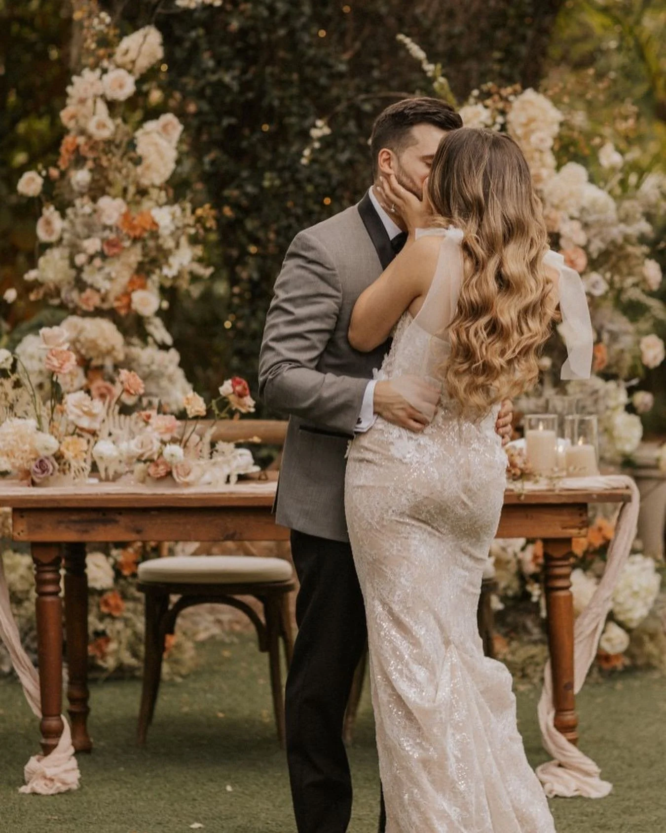 sweetheart-table-at-villa-woodbine.jpg