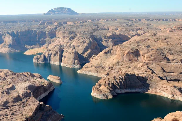 A Cessna Down: The Lake Powell Plane Crash That Put Two People at the Bottom