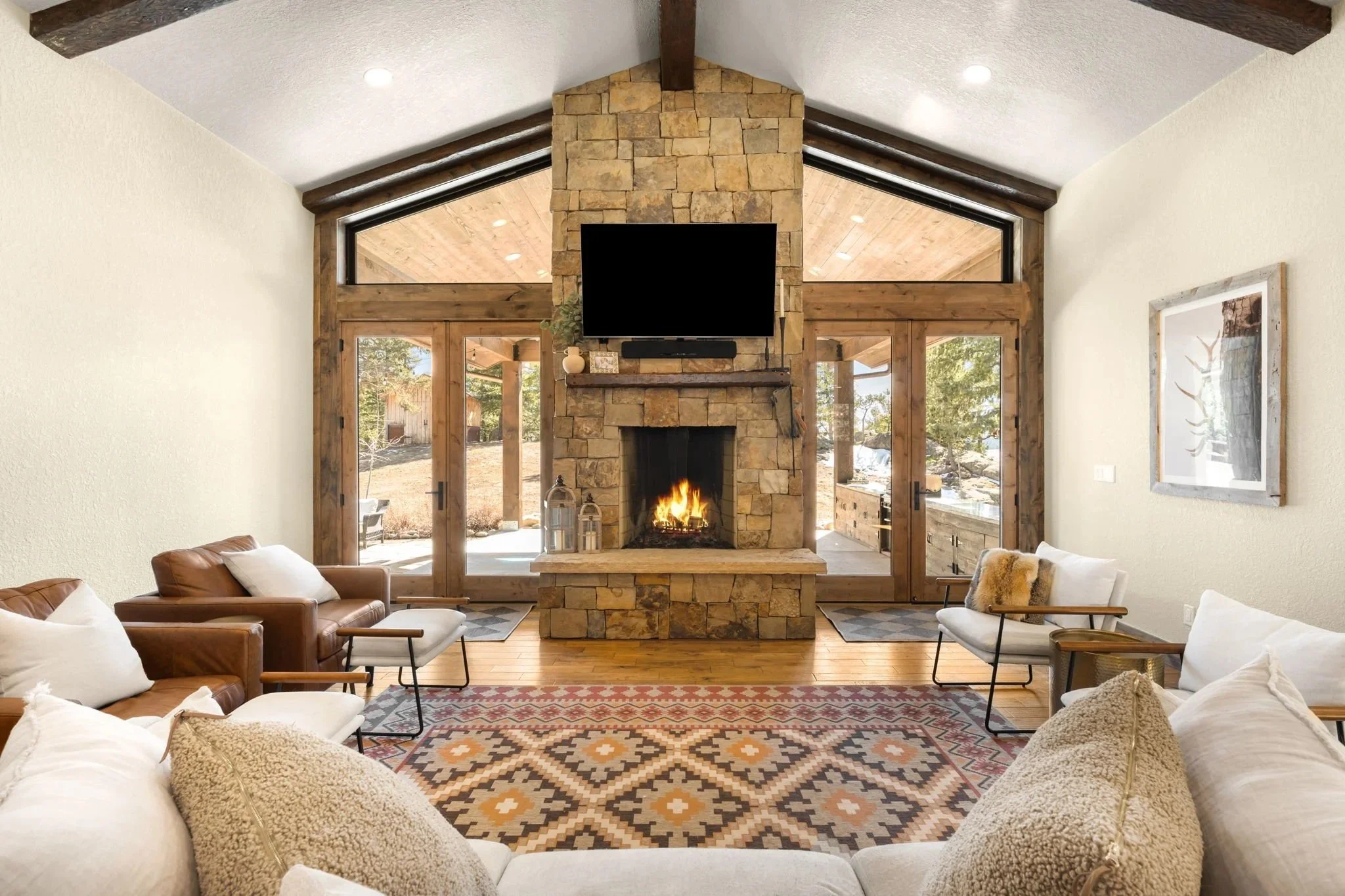 LUXURY HOME BUILDERS