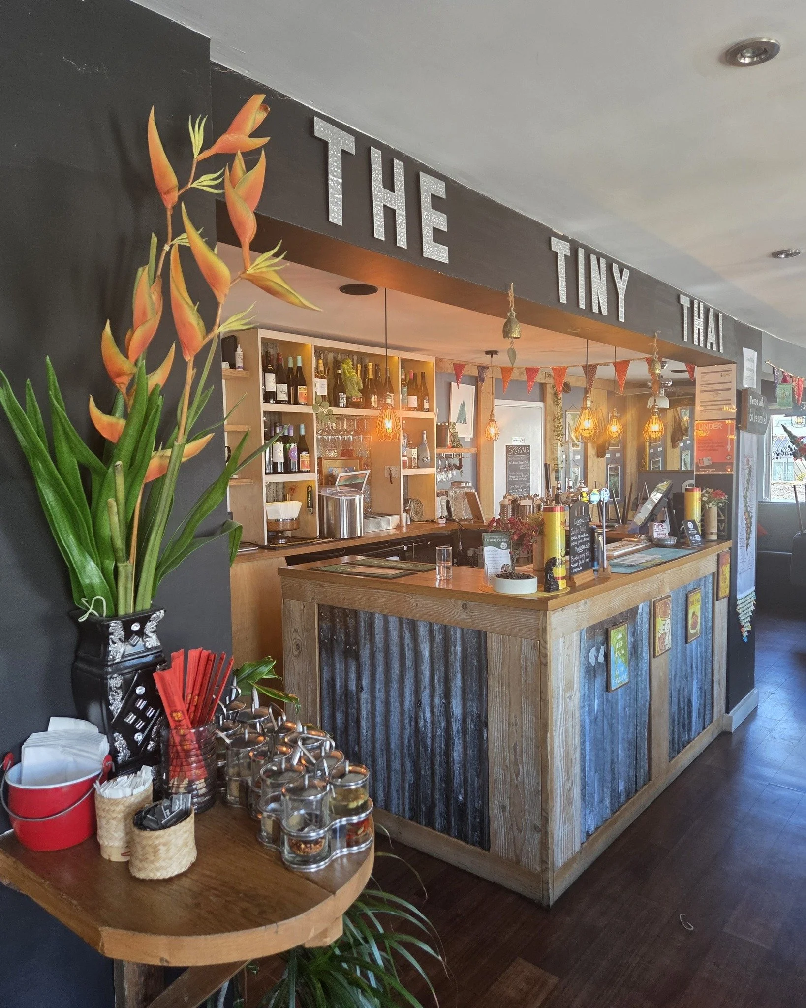🌟 It&rsquo;s Friday&hellip; treat yourself the Tiny Thai way 🌟
No cooking, no washing up, just fresh authentic Thai food ready for your weekend.
🍜 Eat in and enjoy a cosy Friday night with us
🥡 Order a takeaway and enjoy Tiny Thai at home
🎁 Need