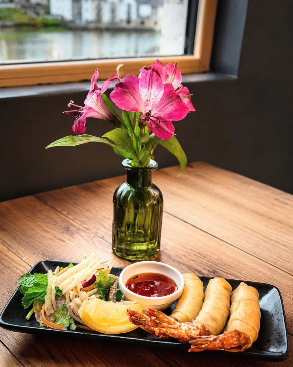 🍤 👑 Succulent king prawns wrapped in a crisp golden spring roll pastry, served piping hot with a sweet chilli dipping sauce. 🫕 

A crunchy twist on a classic favourite &mdash; simple, flavourful, and perfect for sharing (or not!). 🤫 

Like and Fo