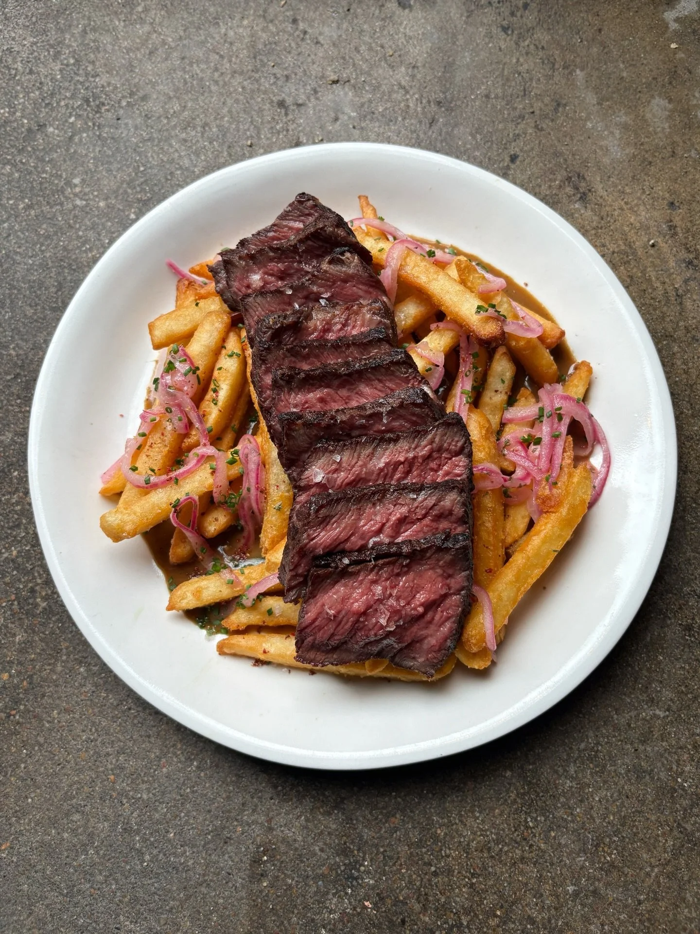 It&rsquo;s gonna be cold and windy, but we&rsquo;ll be keepin it warm and cozy over here.. Last few days for our popular 𝓼𝓽𝓮𝓪𝓴 𝓯𝓻𝓲𝓽𝓮𝓼 so come, and get you one!

🥩 @thesaltcreekfarm