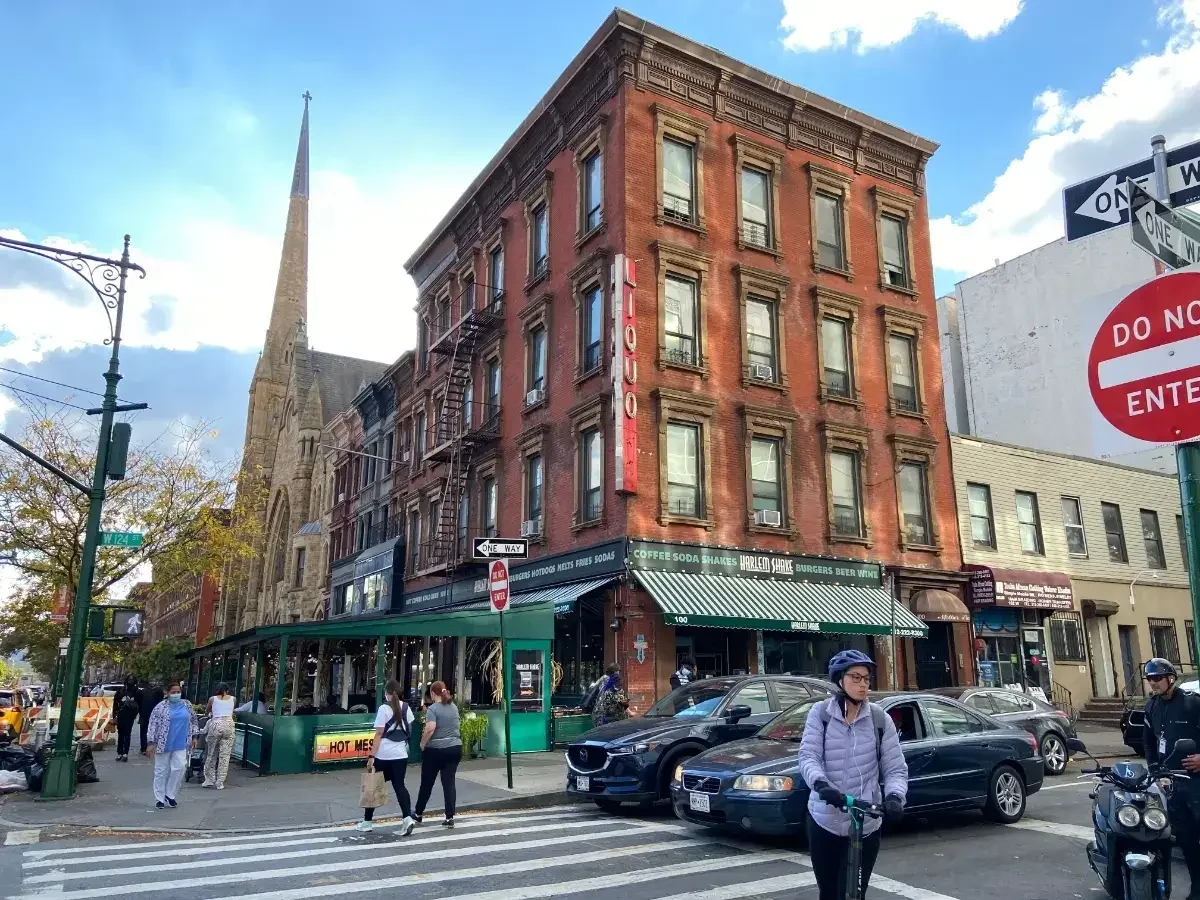 As Shake Shack heads to Harlem, local burger spots brace themselves