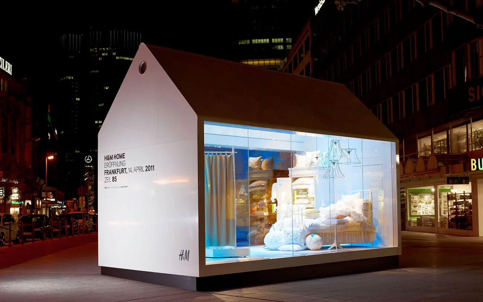 HM_Frankfurt_pop-up_store_Large_2.jpeg