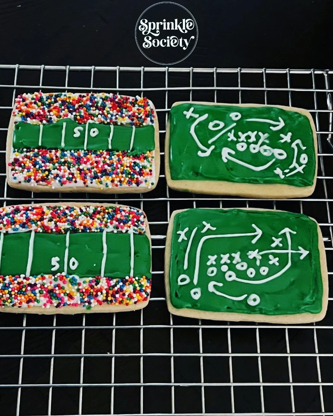 Game day, but make it sweet 🏈
Custom cookies designed for every play, party, and celebration. 

#footballcookies #cookieset #customsugarcookie #royalicingcookies #fortcollinsbakery #cookieartist #football