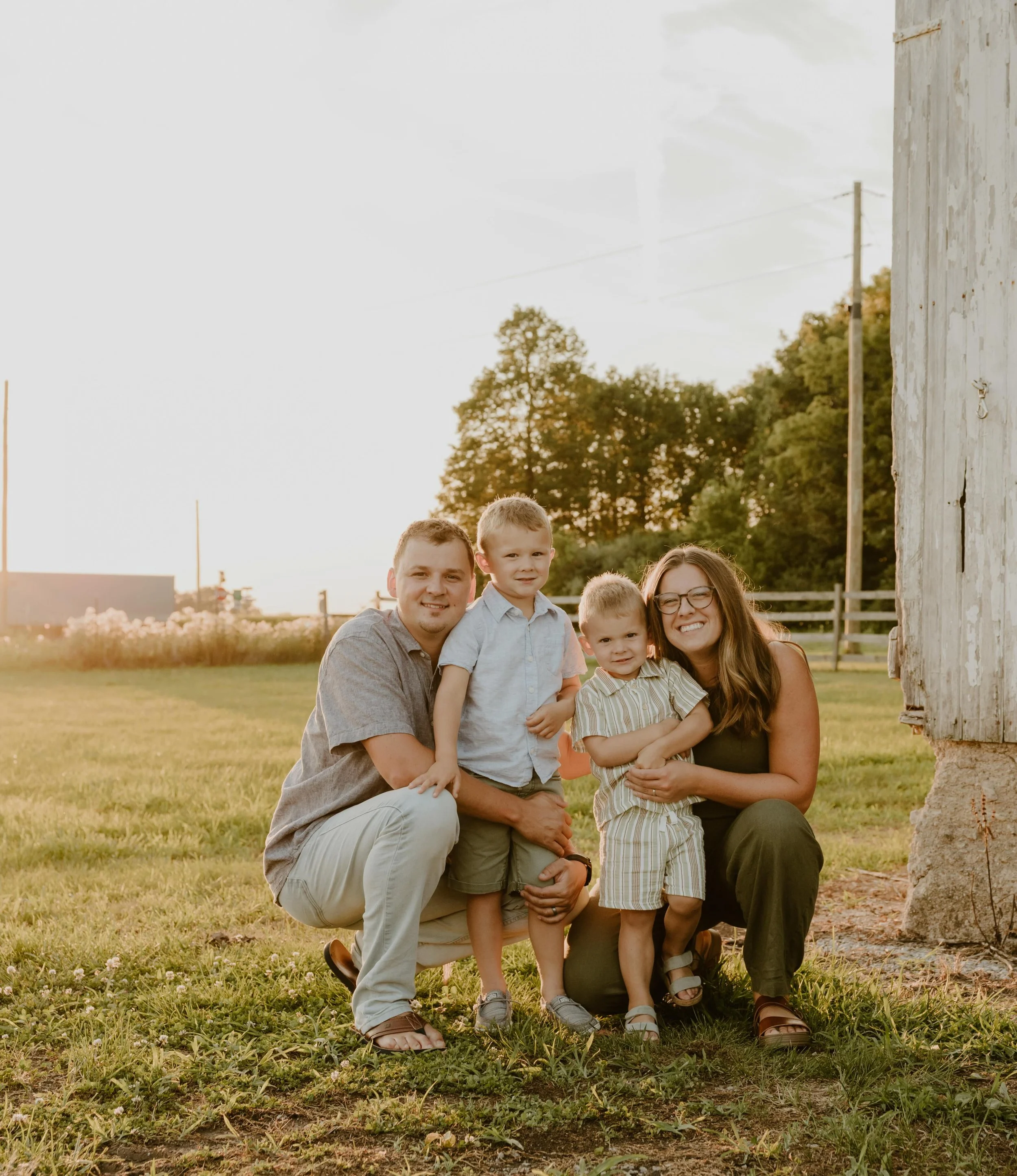 The Gerber&rsquo;s 🤍 

something so special about capturing precious memories around your own home to keep for years 💌

photography, Bluffton Indiana, family session, golden hour, mini session, NW Indiana