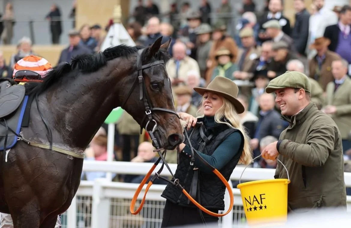 jack-jones-racing-racehorse-with-connections-at-racecourse-030.jpg