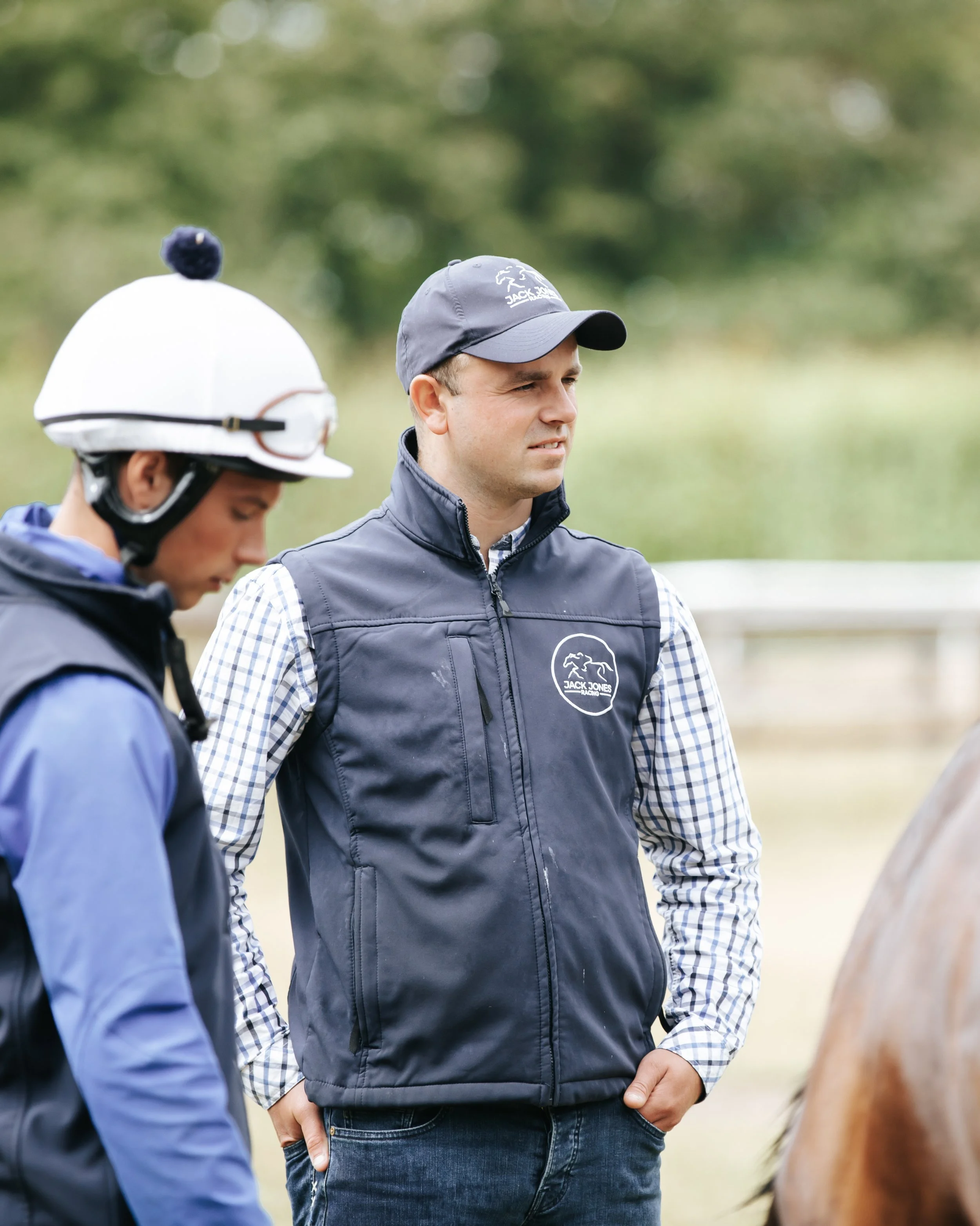 jack-jones-racing-trainer-and-rider-talking-at-training-ground-099.jpg