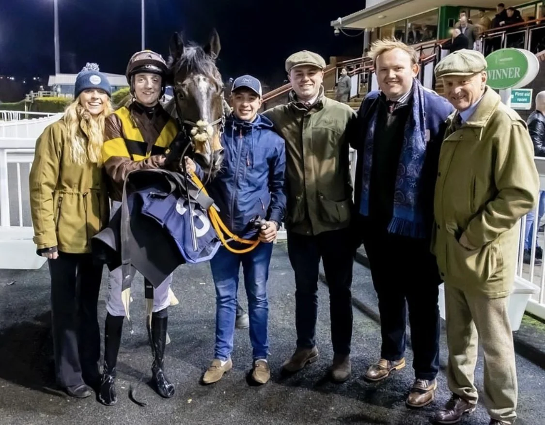 jack-jones-racing-racehorse-and-team-under-floodlights-003.jpg