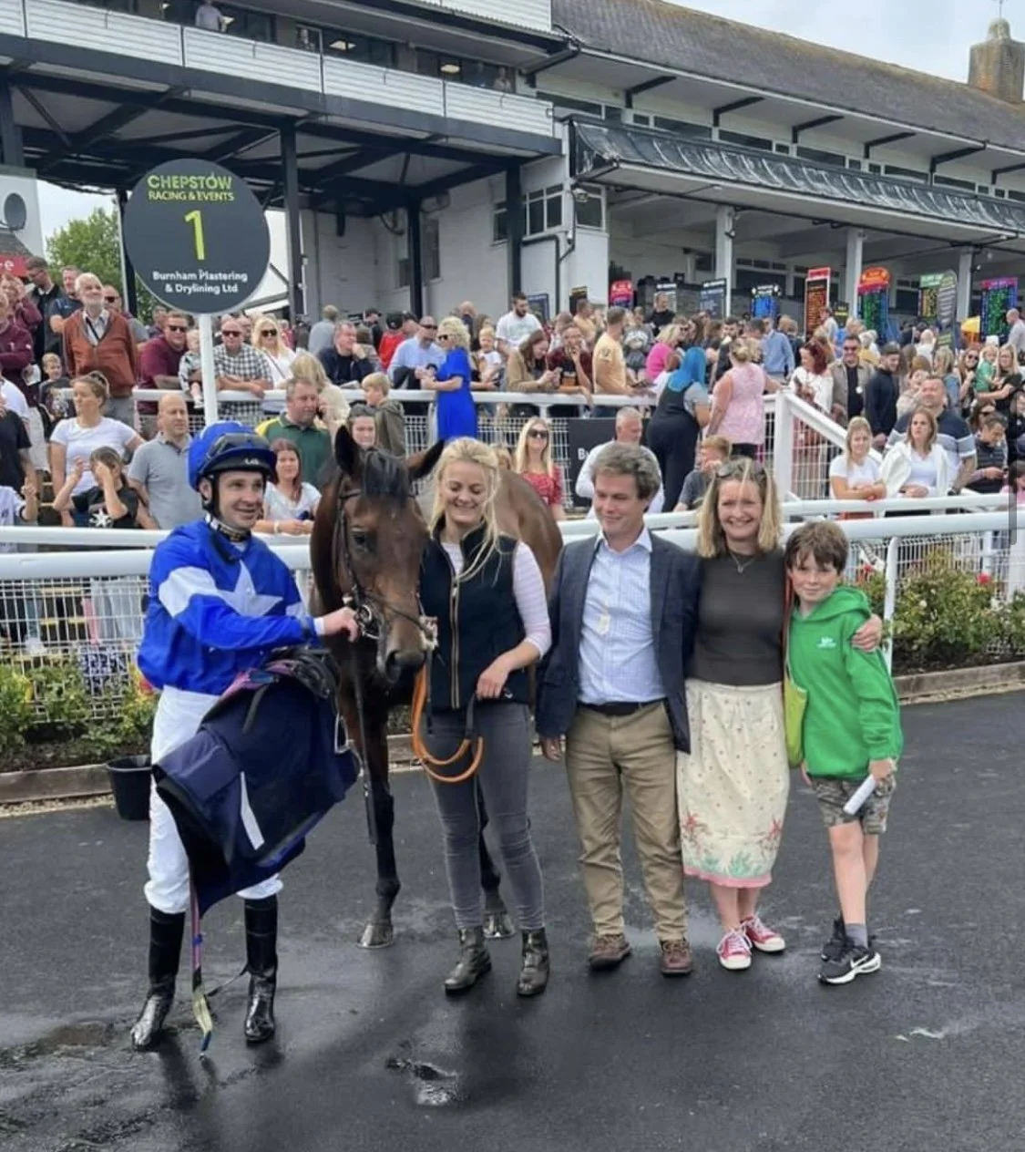 jack-jones-racing-racehorse-jockey-and-owners-at-racecourse-049.jpg