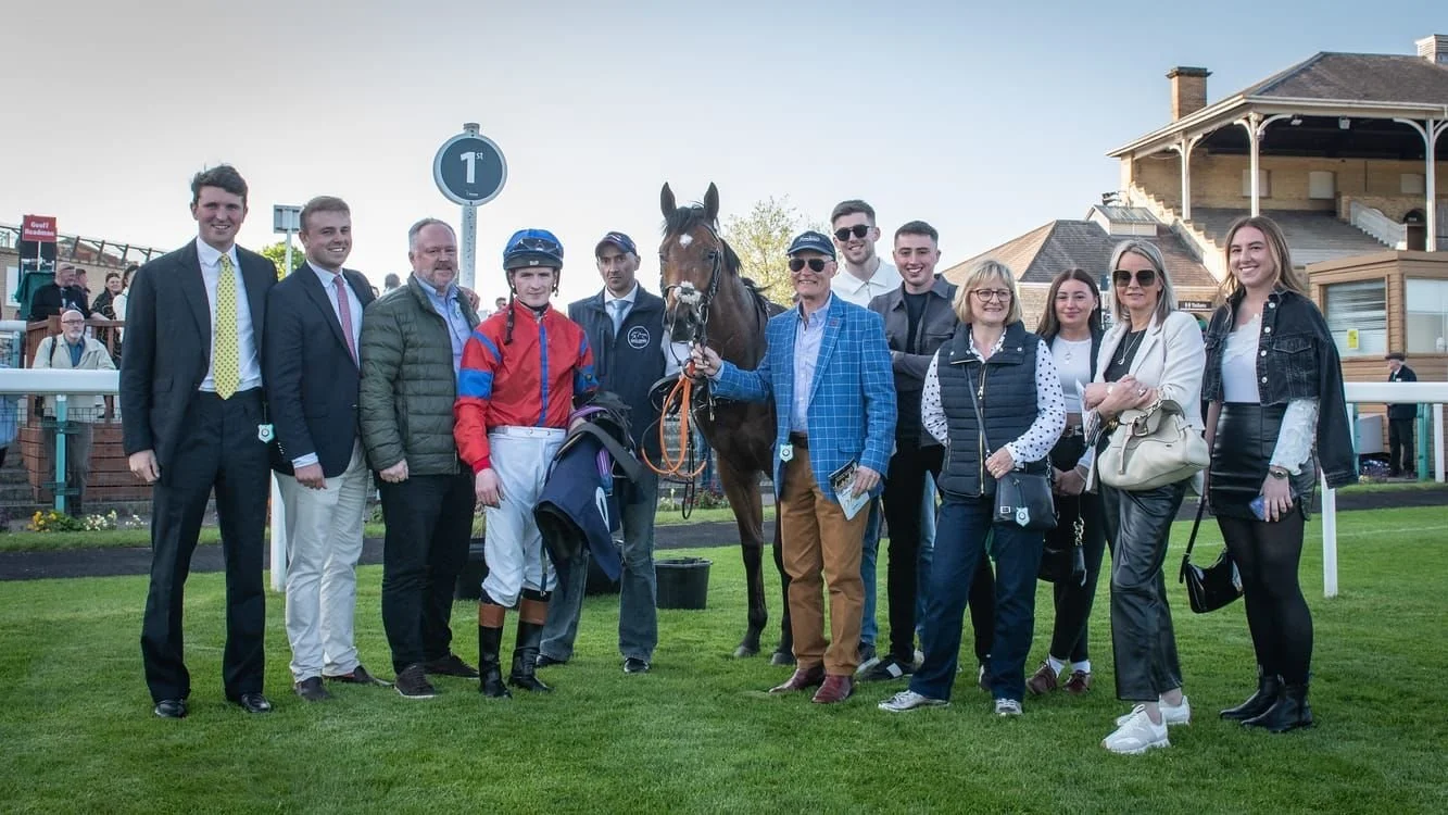 jack-jones-racing-syndicate-owners-with-winning-racehorse-063.jpg