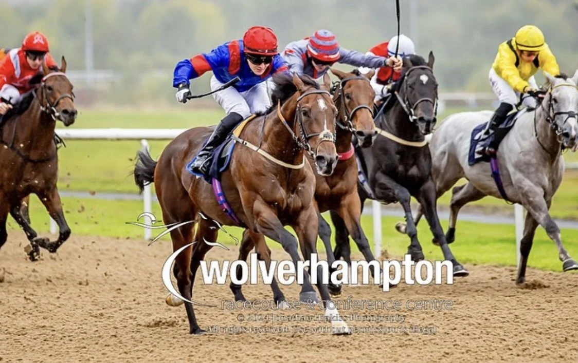 jack-jones-racing-wolverhampton-all-weather-racing-action-005.jpeg