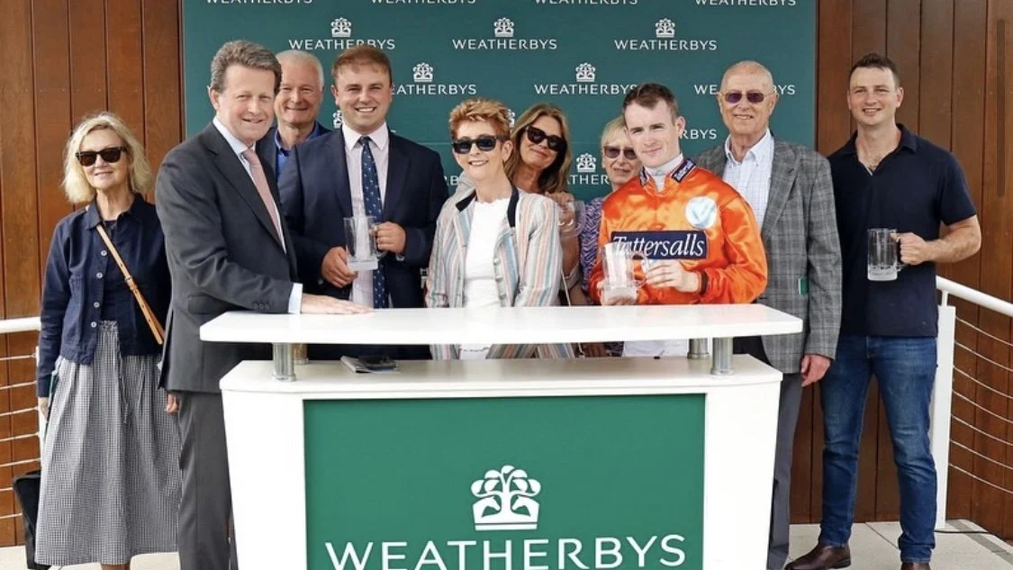 jack-jones-racing-weatherbys-racecourse-presentation-with-team-008.jpeg