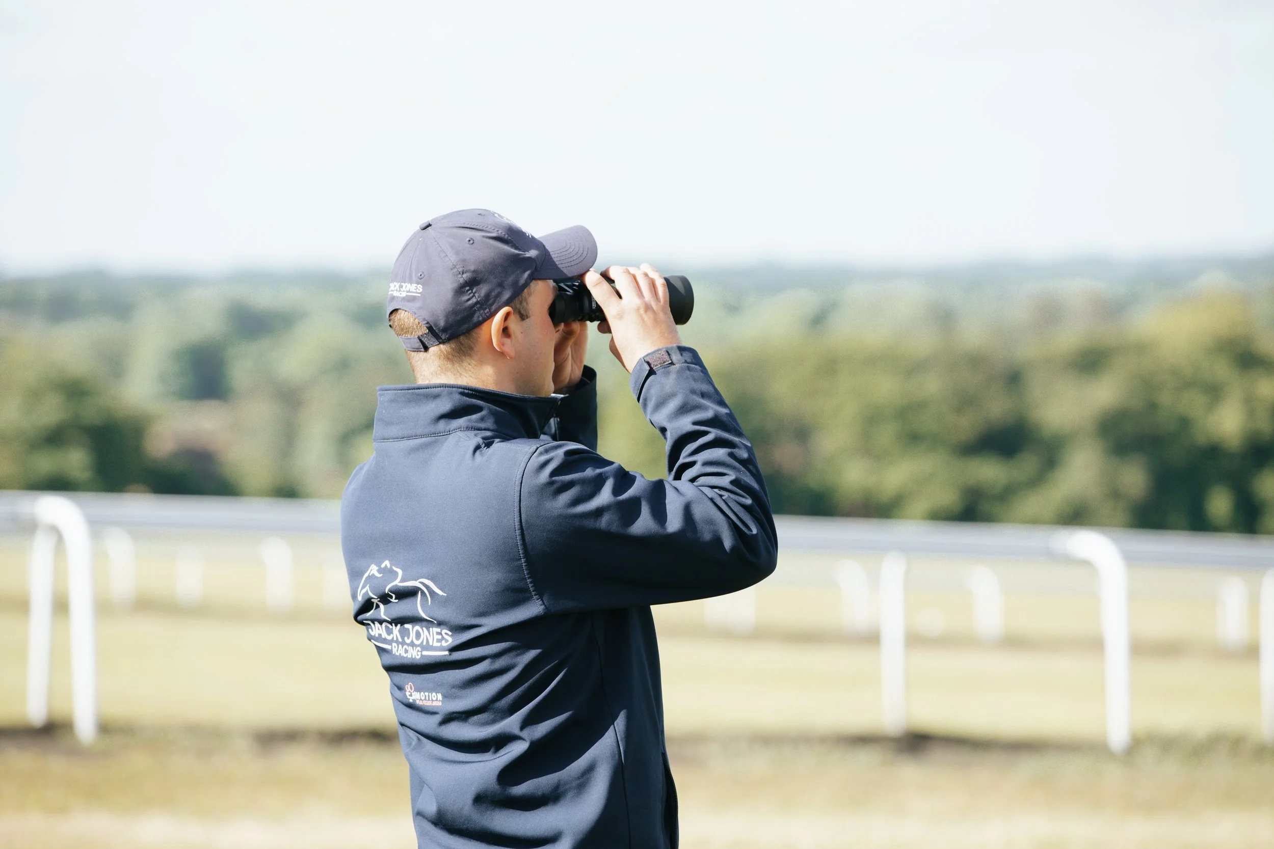 jack-jones-racing-trainer-watching-through-binoculars-096.jpg