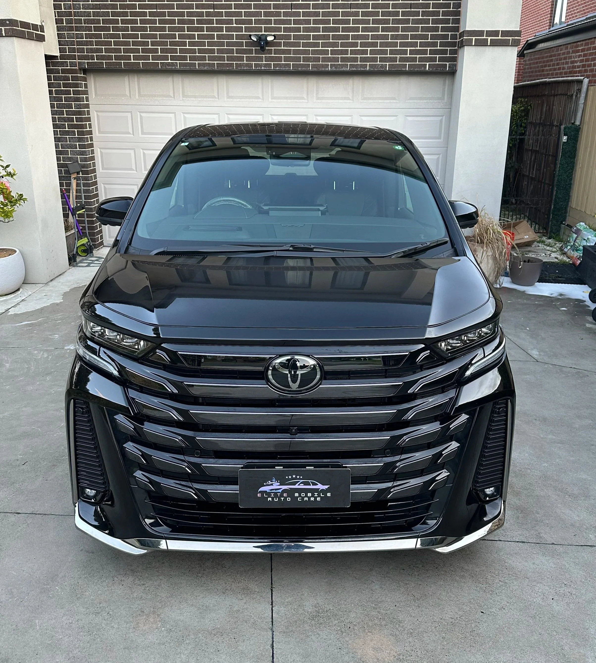 Toyota Alphard full exterior wash