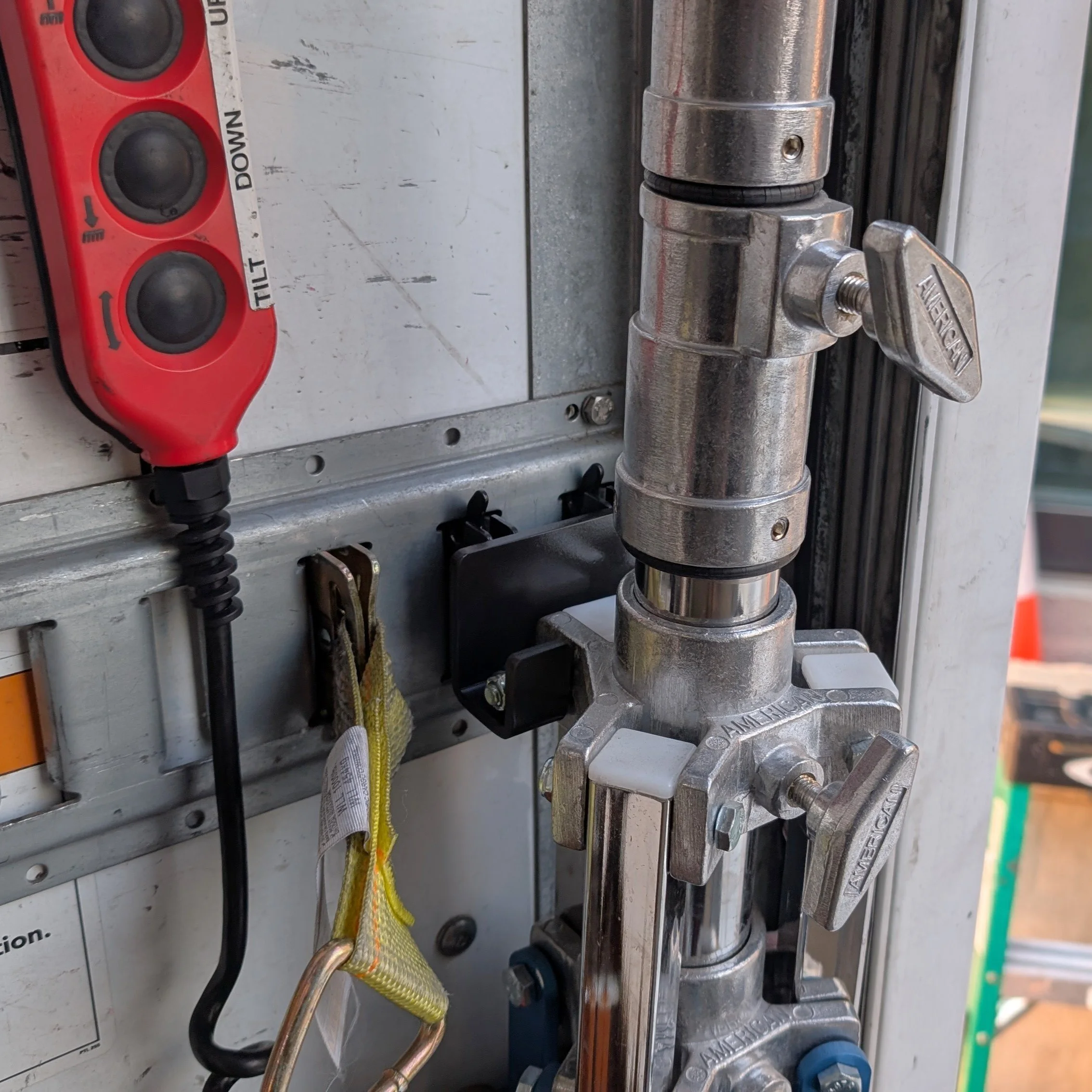 Single E Track Combo In Situ.jpg