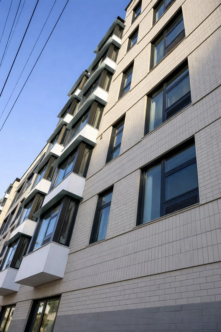 01_2550_Irving_Exterior.jpg