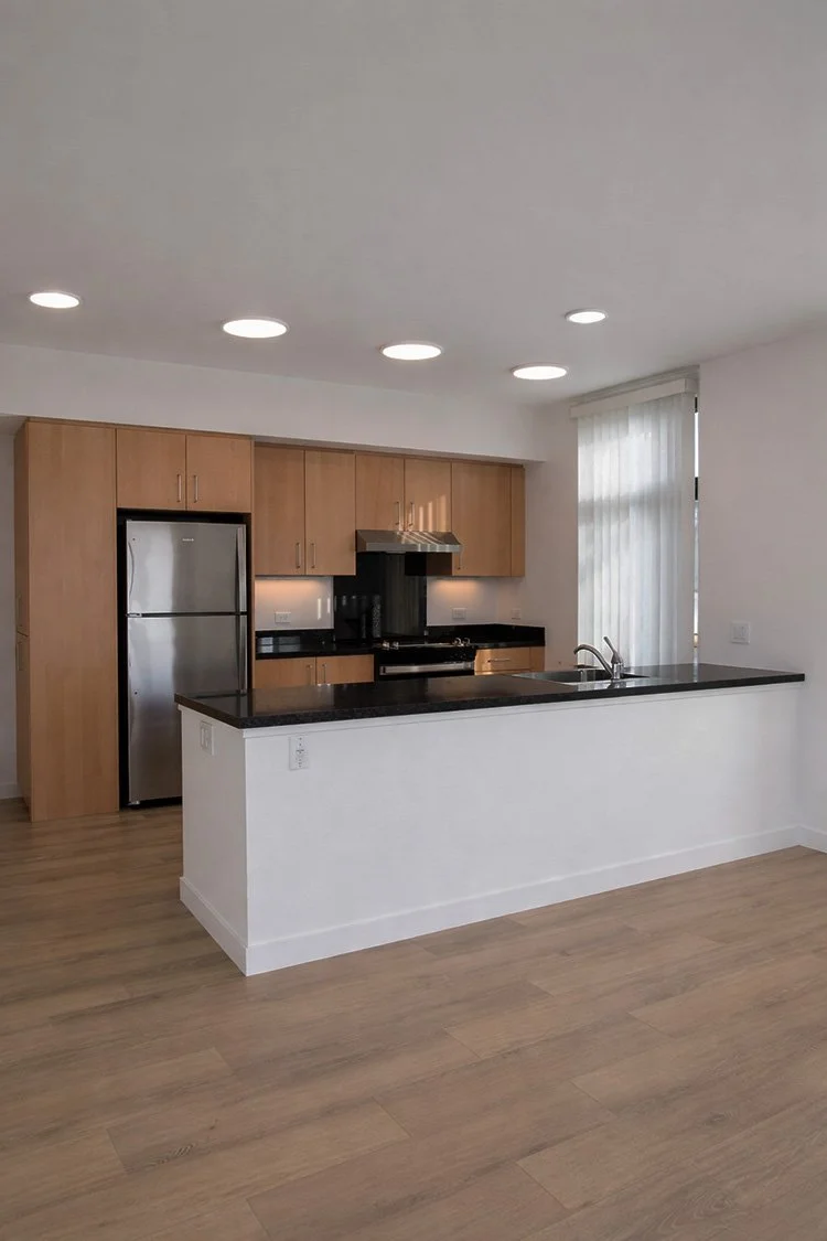 03_2550_Irving_Interior.jpg