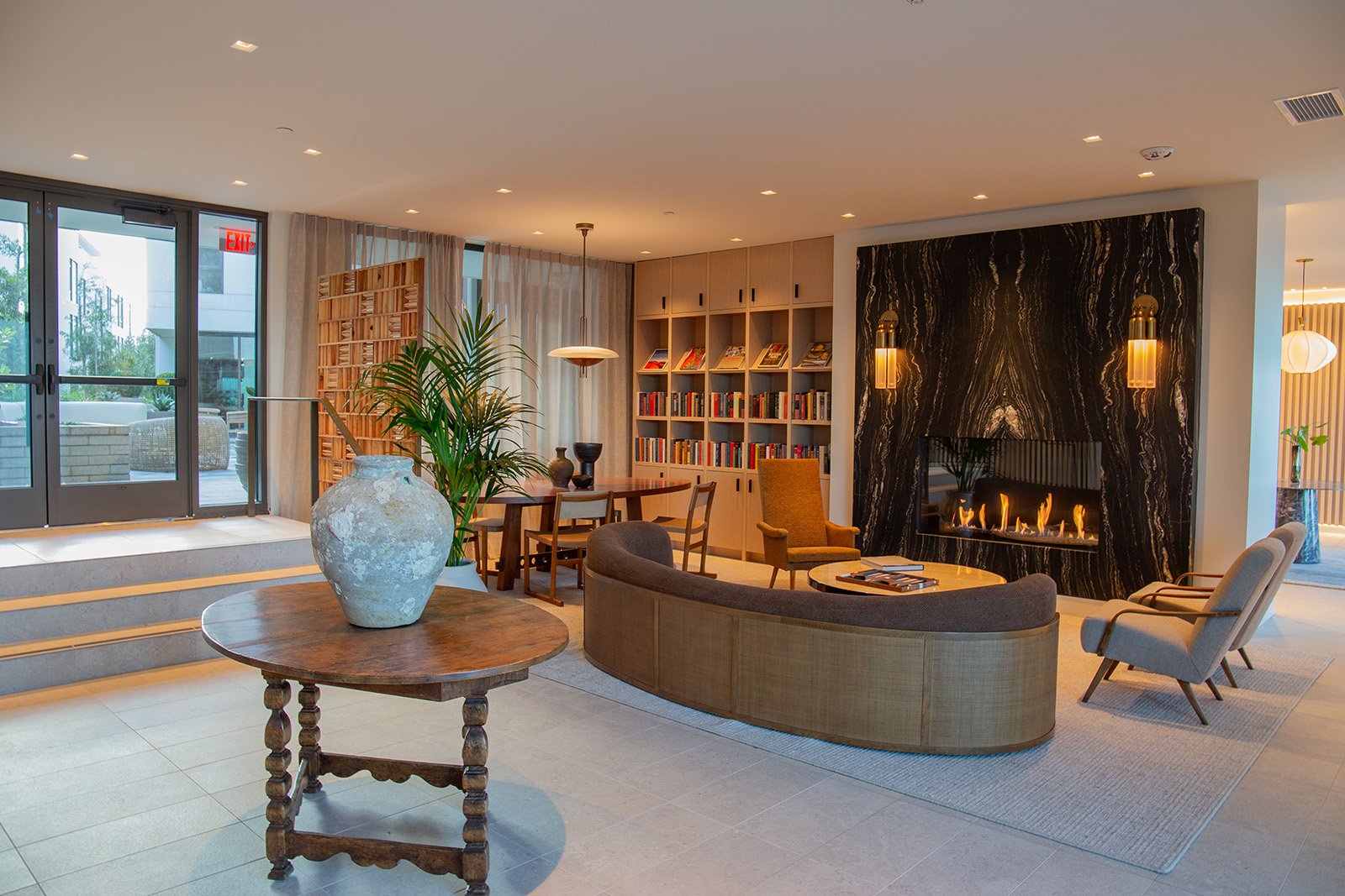 03_490_Ave_of_Palms_Interior.jpg