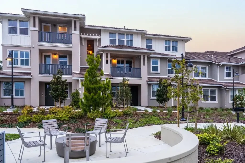02_SMCCD_Skyline_Ridge_Exterior.jpg