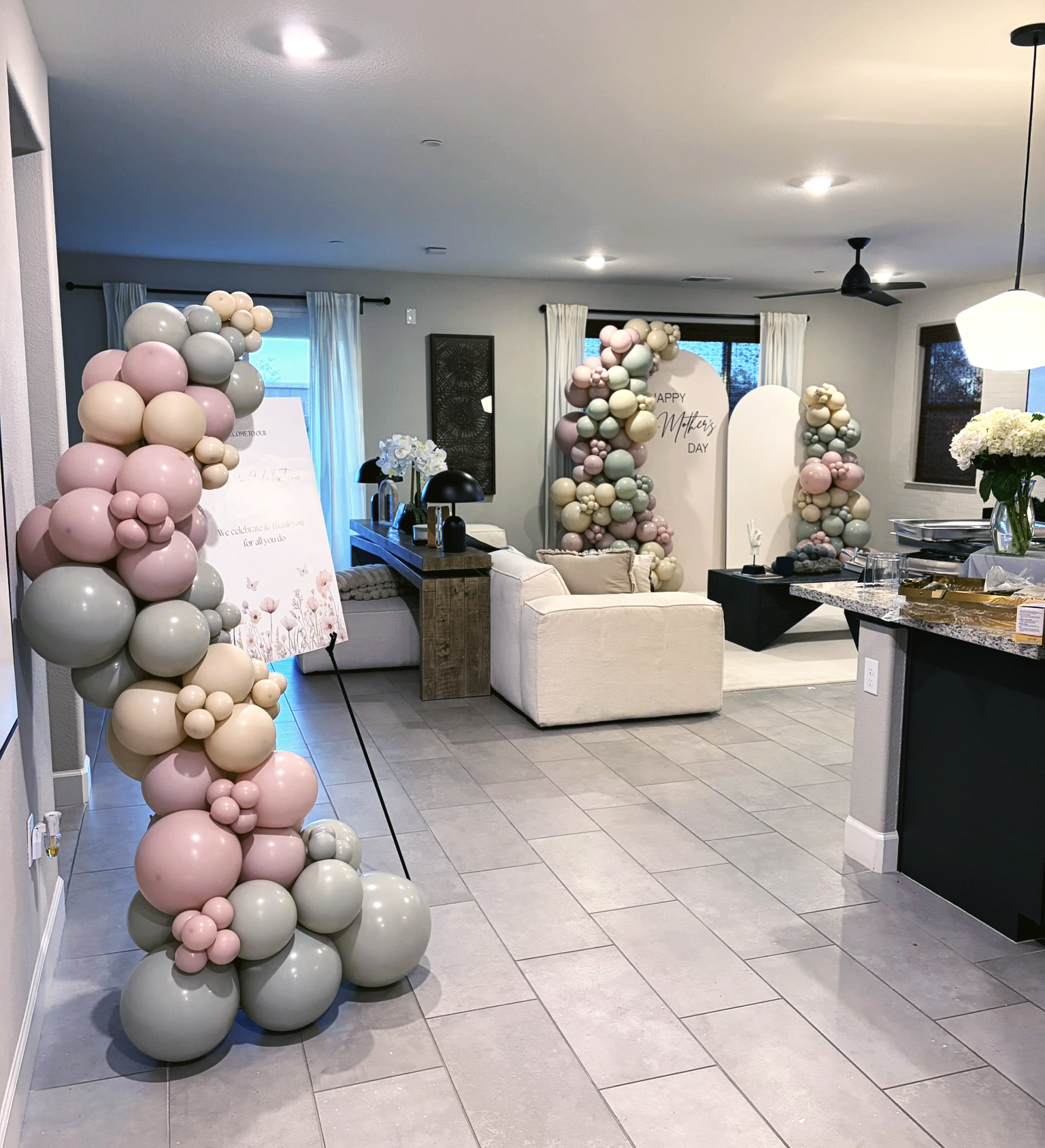 Heavenly Balloons Column (4).png