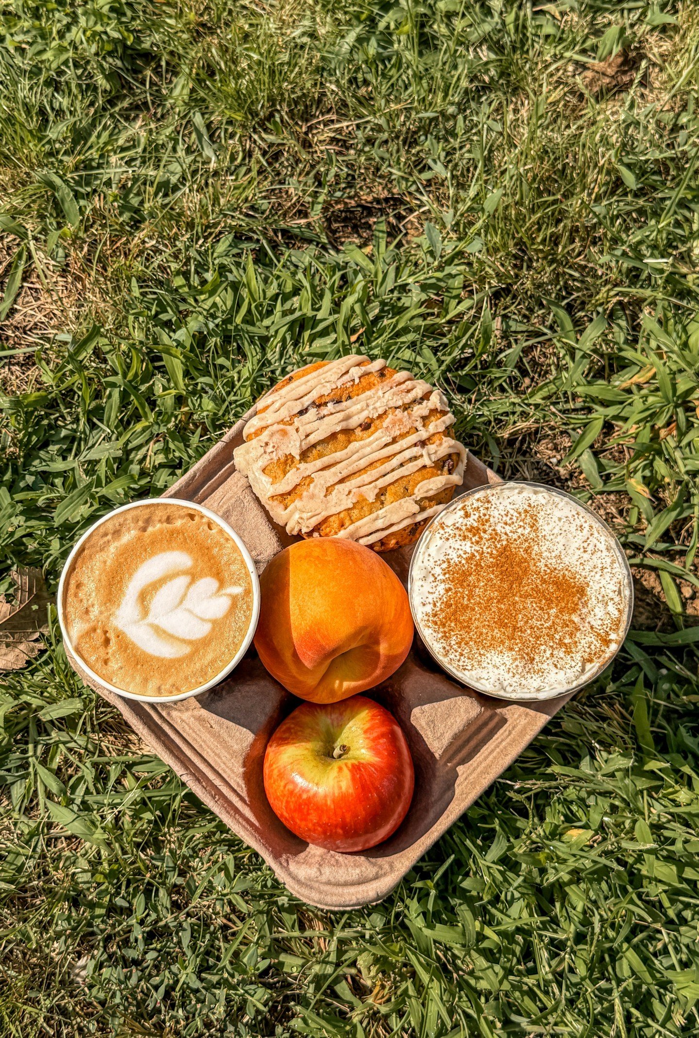 September looks a lot like this🍎✨☕️🍂
