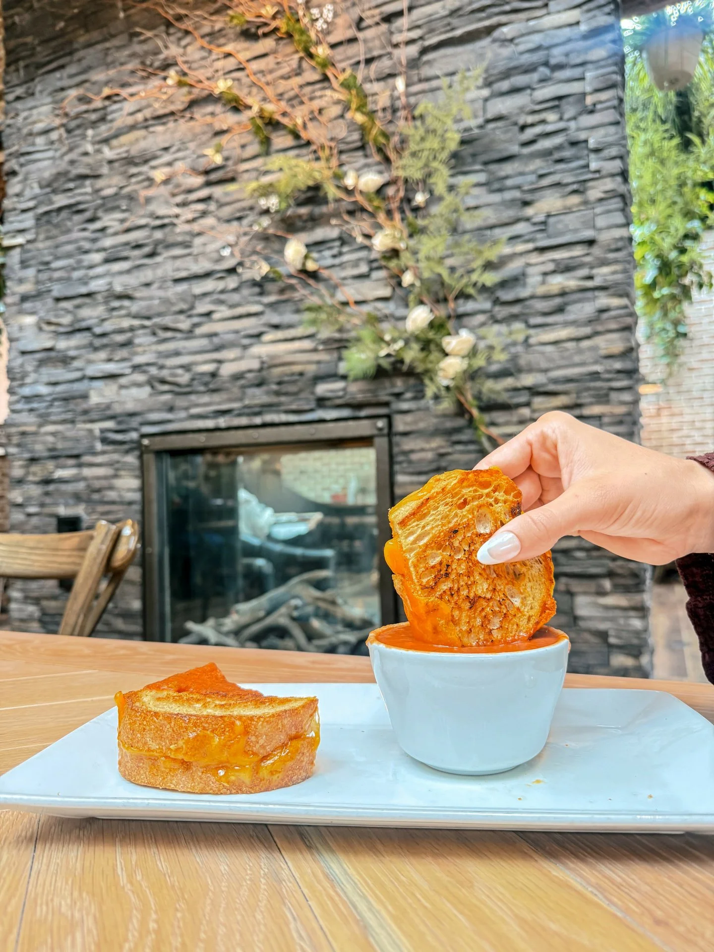 housemade tomato bisque + a sourdough grilled cheese = perfect fall lunch combo 😋