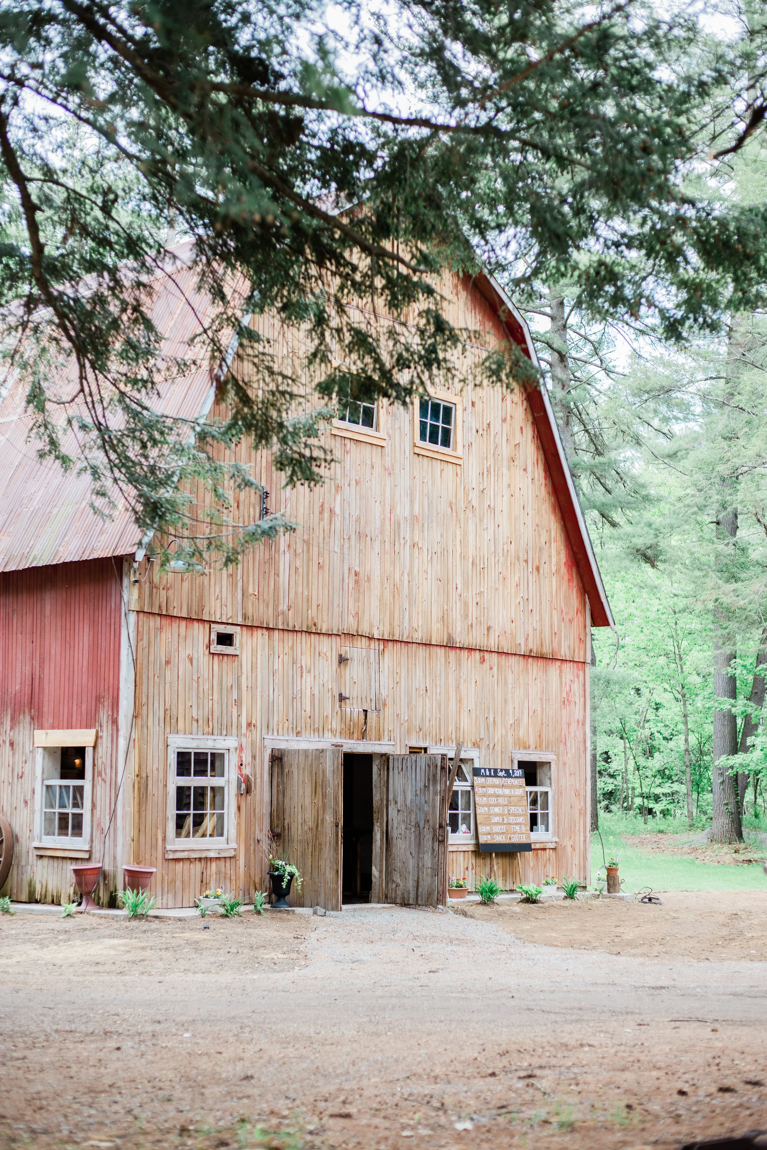 PineLodgeWedding_EmilyMaeAnnPhotography-14.jpg