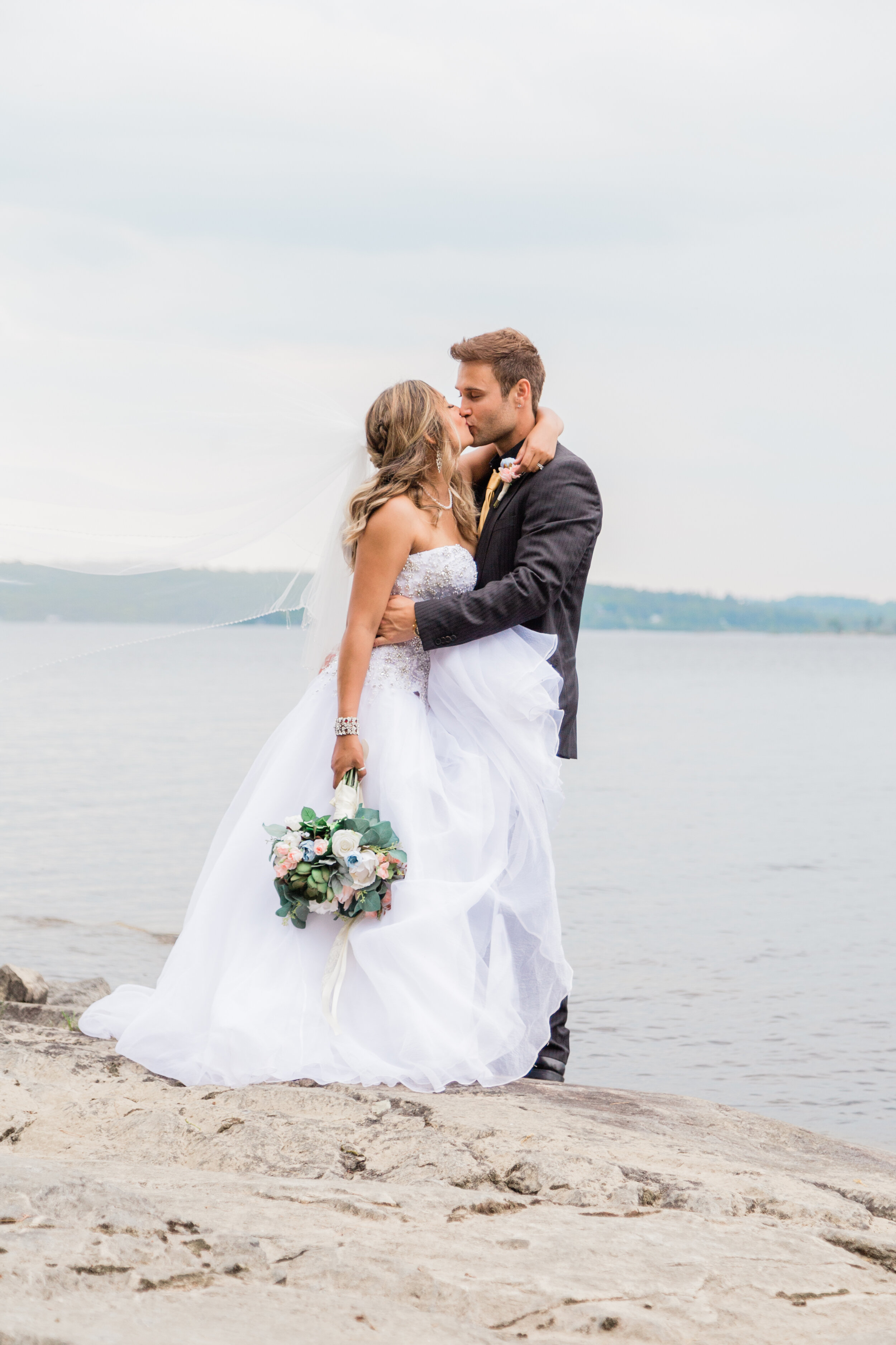 PineLodgeStyledShoot_EmilyMaeAnnPhotography-3.jpg