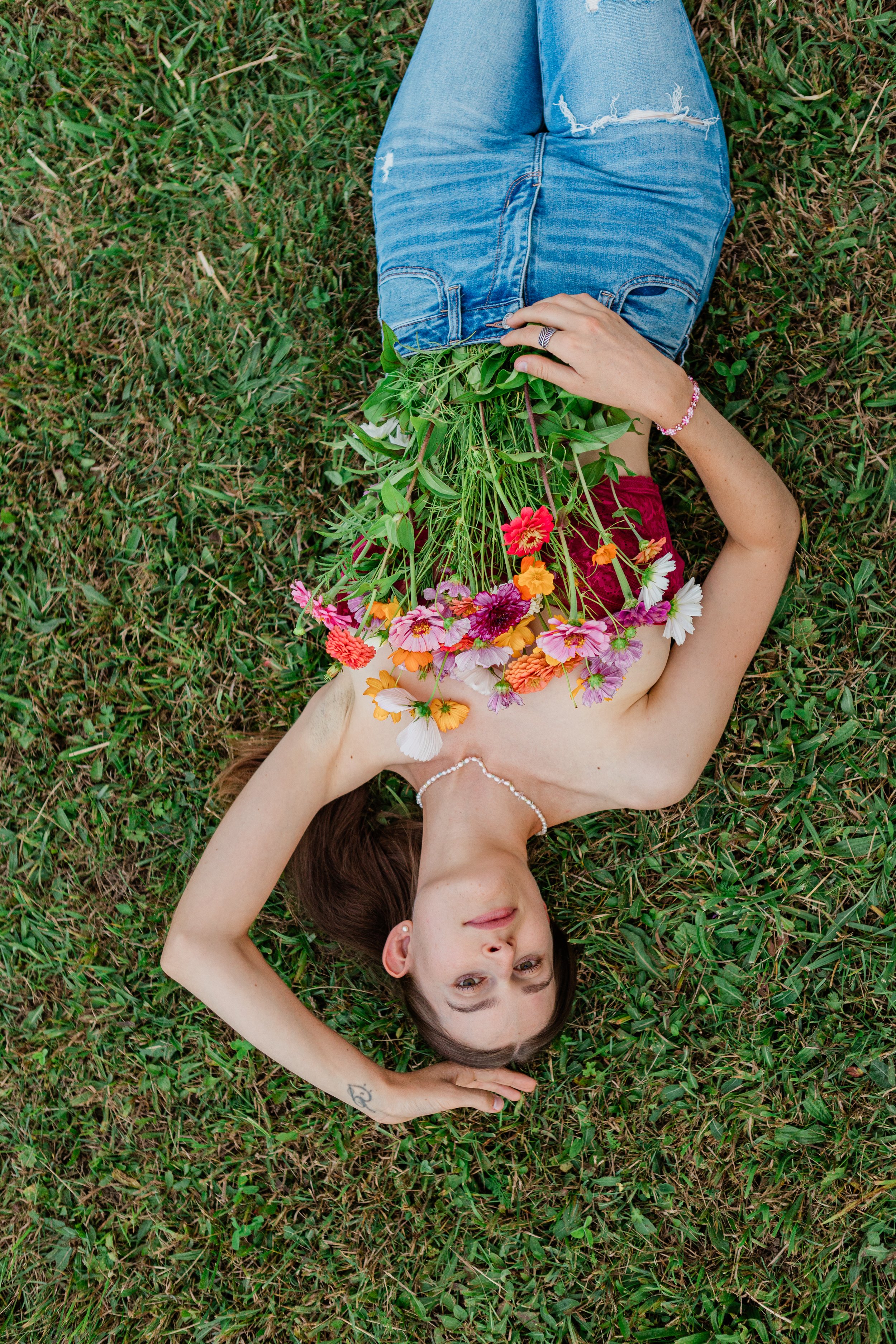 LivFlowerField_EmilyMaeAnnPhotography2026-8.jpg
