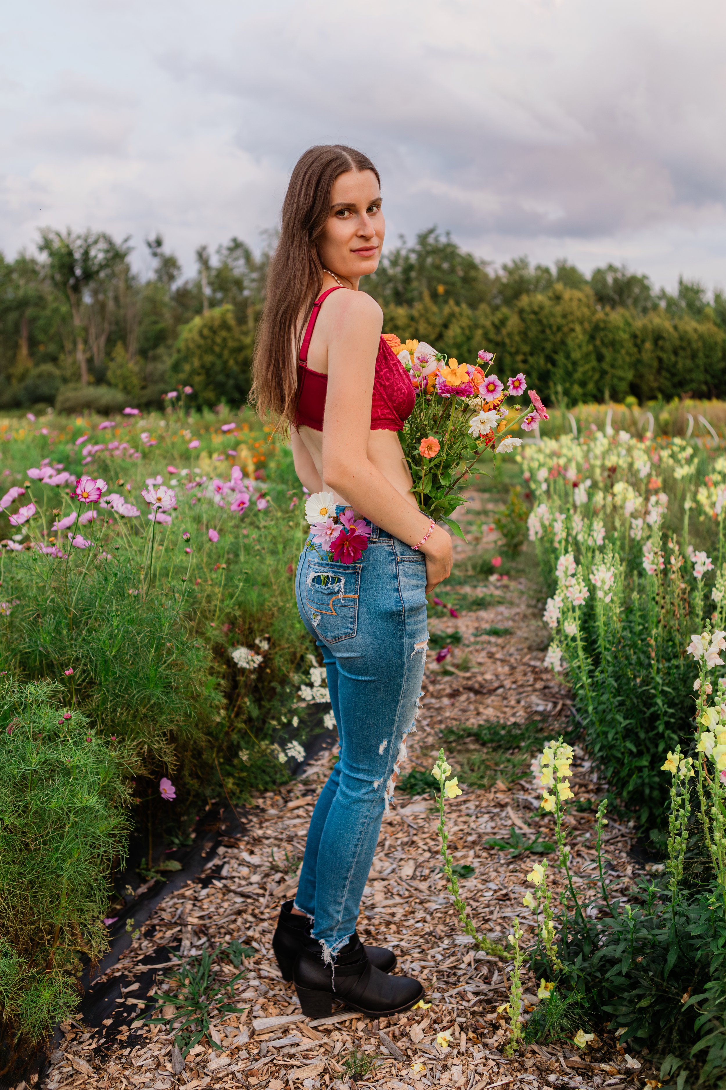 LivFlowerField_EmilyMaeAnnPhotography2026-24.jpg