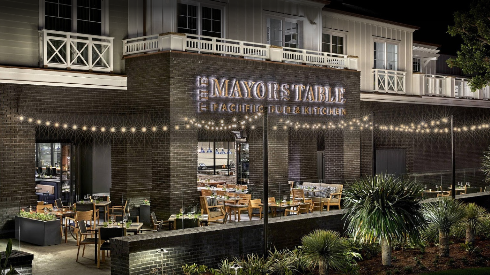 Mayor's Table restaurant patio at night