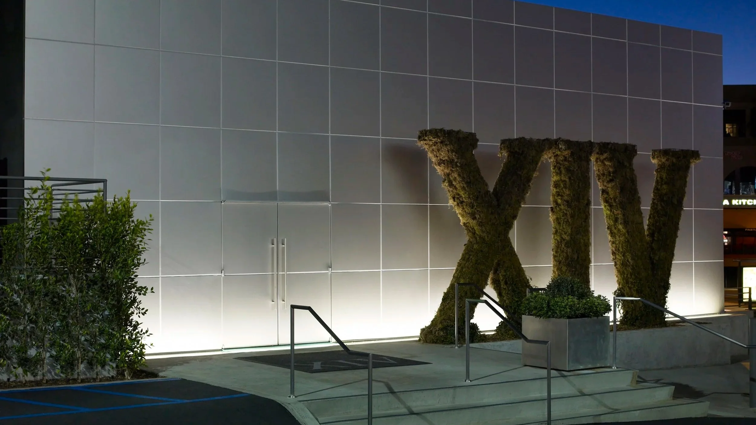 exterior sign of XIV