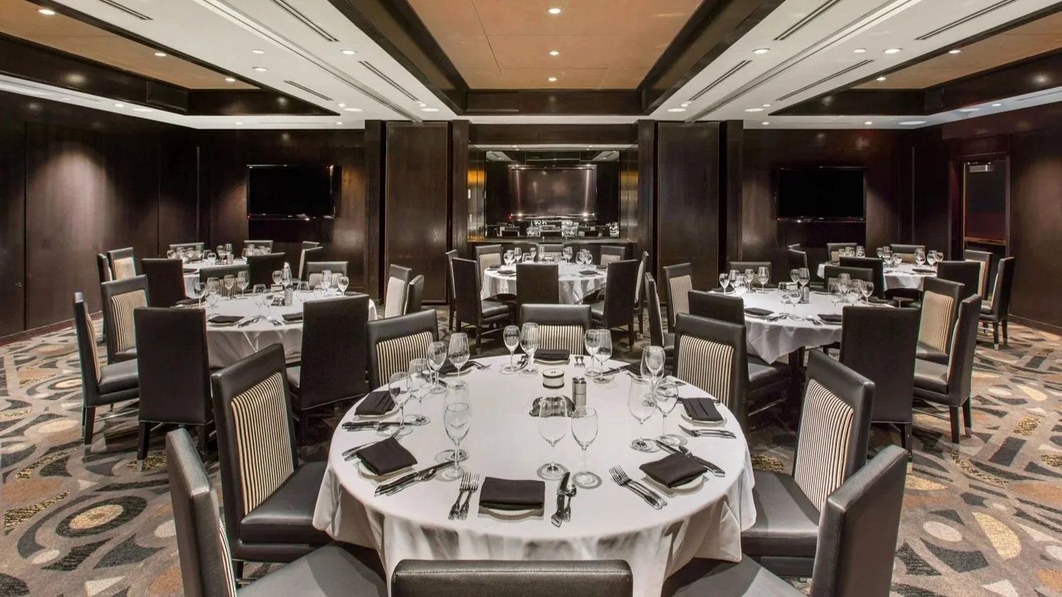 restaurant dining room