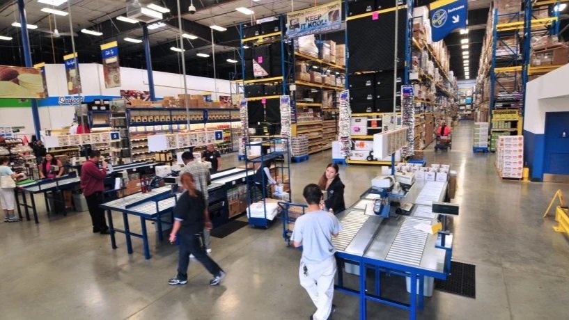 Restaurant Depot store with shopper